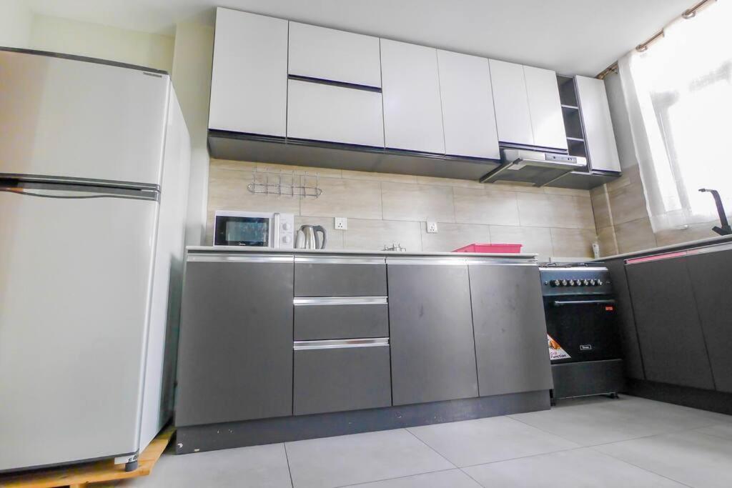 Ultra Modern Apartment In Nyarutarama Kigali Zewnętrze zdjęcie